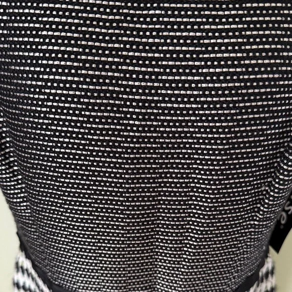 Muse Women’s Sleeveless Dress: Textured Bodice, Geometric Pencil Skirt, Size 6 - Picture 3 of 7